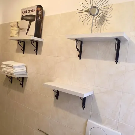 Confortevole Con Terrazza Como