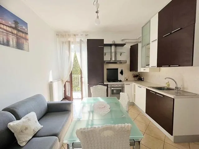 Confortevole Con Terrazza Apartmán *